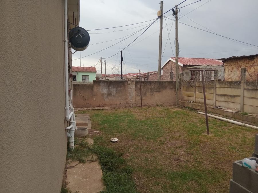 2 Bedroom Property for Sale in Kwa Nobuhle Eastern Cape